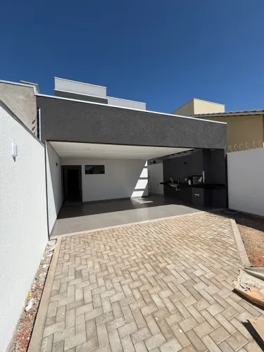 Vendo casa nova na 1504 sul