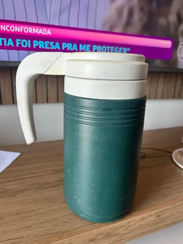 Jarra térmica. 2,5 lts. Marca Coleman.