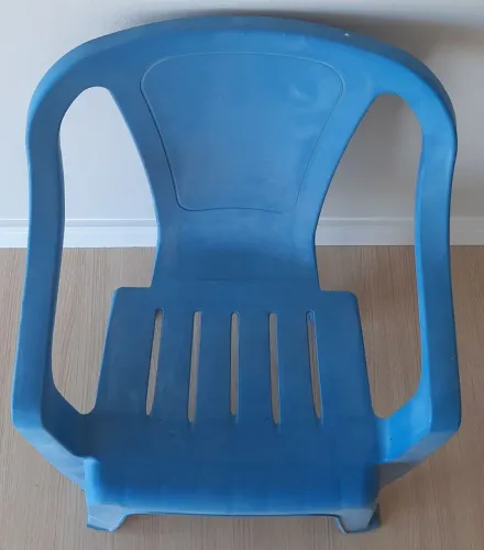 CADEIRA DE PLÁSTICO