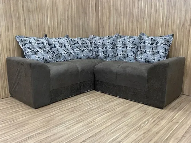 Sofá de Canto Pequeno Suede Marrom com Almofadas Soltas