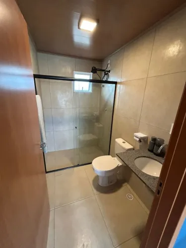 Estou vendendo essa casa em condomínio fechado