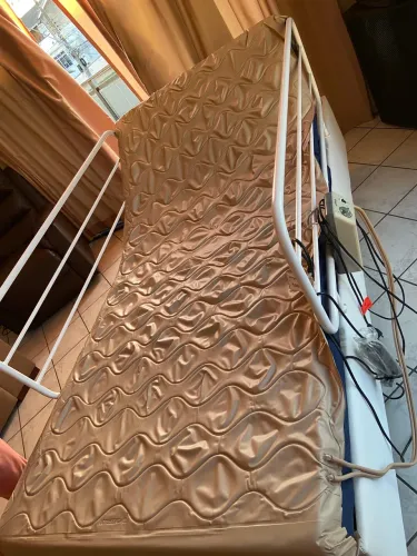 Cama Hospitalar Motorizada Articulada + Colchão + Esteira Massageadora