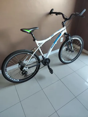 Bicicleta Bike Alumínio Aro 26 Shimano - suspensão freio a disco -gts absolute 