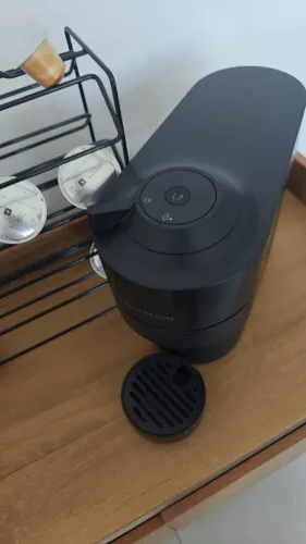 Máquina de café Nespresso vertuo pop preta 127v