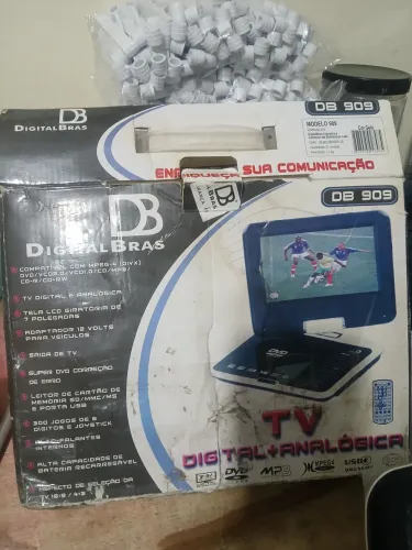 DVD PORTÁTIL COM TV E VÍDEO GAME
