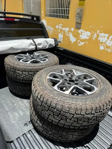 Jogo de rodas e pneus ram page estado de novo 