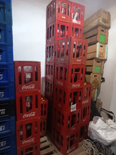 Vendo caixas retornável 2 litros coca cola 