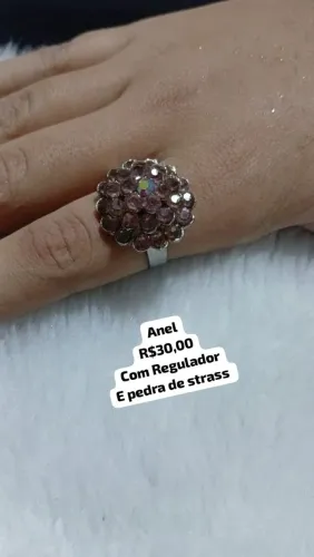 Anel com strass e regulador - R$30,00