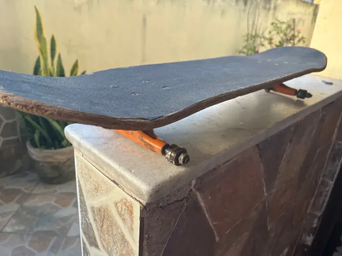 Skate Ciclone Dízima amarelo usado 