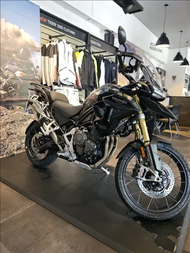 TRIUMPH TIGER 1200 RALLY BLACK EDITION