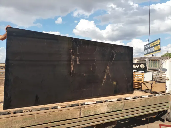 Placa de ACM usada para fachada com estrutura de ferro