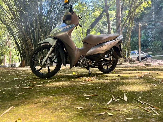 Vendo biz 125 impecável