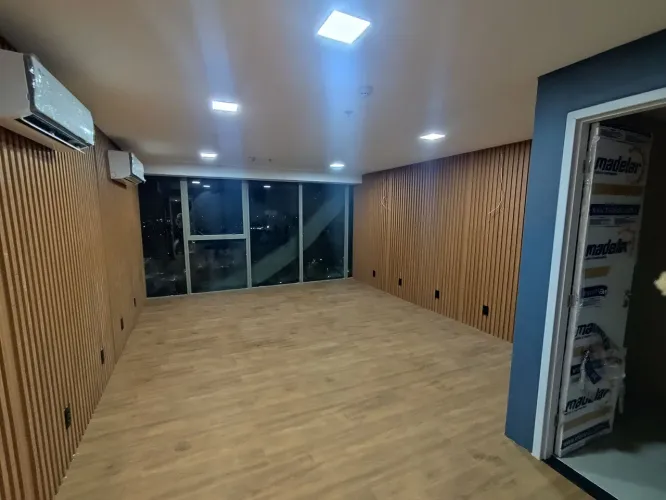 Alugo salas Épic Tower de 30 a 91 m² andares exclusivos