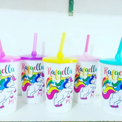 copo com tampa e canudo de 500ml personaliziado R$4,99