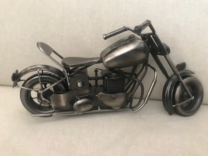 Miniatura de Moto Decorativa em Metal