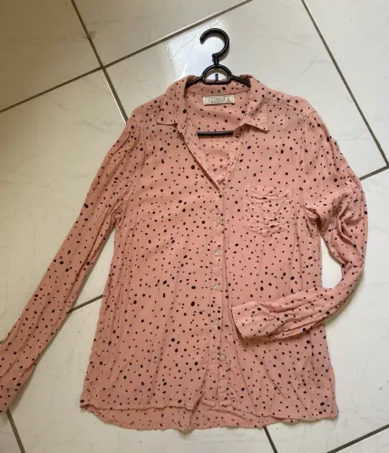 Camisa Feminina Rosa com Bolinhas