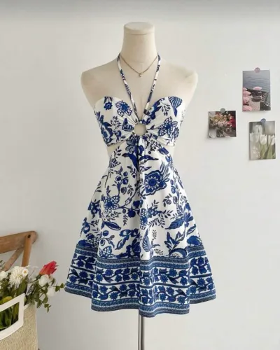 Vestido romântico casual com flores azuis e brancas, decote de pescoço halter