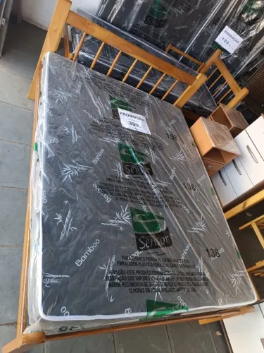 Cama de Casal de Madeira Rubin Nova na Promoção