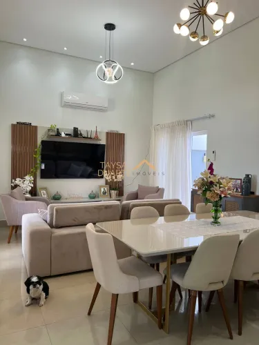 Casa Térrea à Venda - Condomínio Morada dos Pássaros