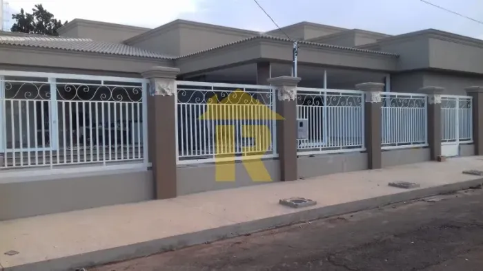 Casa no Condomínio Parque Lago E Sol em Fronteira-MG: 3 quartos, 3 suítes, 3 salas, 5 banh
