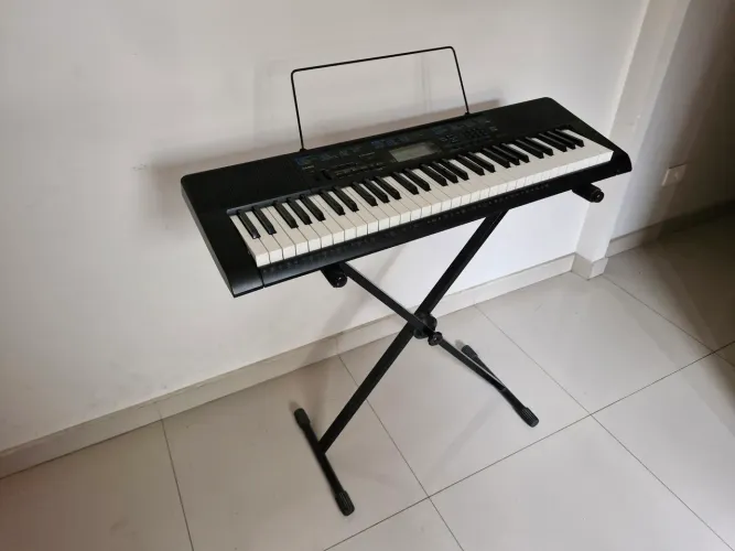 Teclado Casio CTK - 2300 | usado 