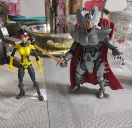kit BONECO Stryfe (CABLE) & Jubilee (JUBILEU) X MEN Marvel Legends  HASBRO
