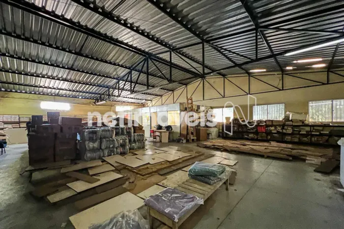 Galpão Barro Preto BH 230m²; Vão Livre Ideal Logística e Showroom