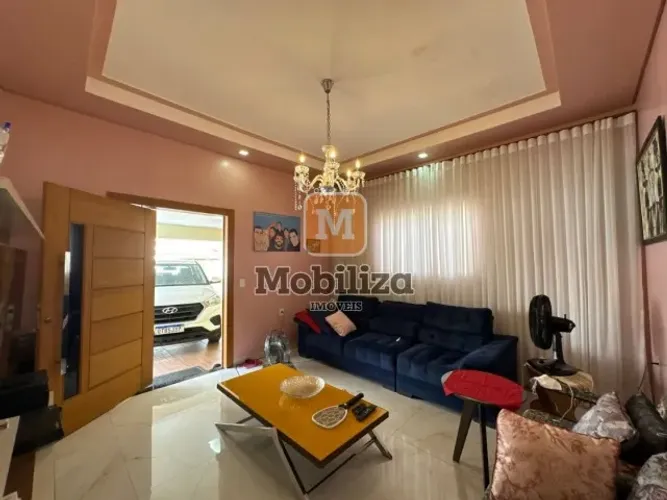 Casa com 4 quartos sendo 2 suítes e edícula no Condomínio Nova Canaã