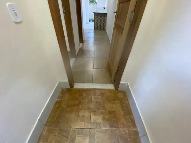 Aluga casa 2 quartos Praça Cruzeiro