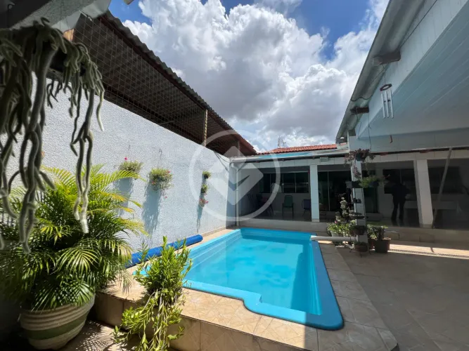 Aparecida de Goiânia - Casa no Setor Mansões Paraiso codigo: 102001