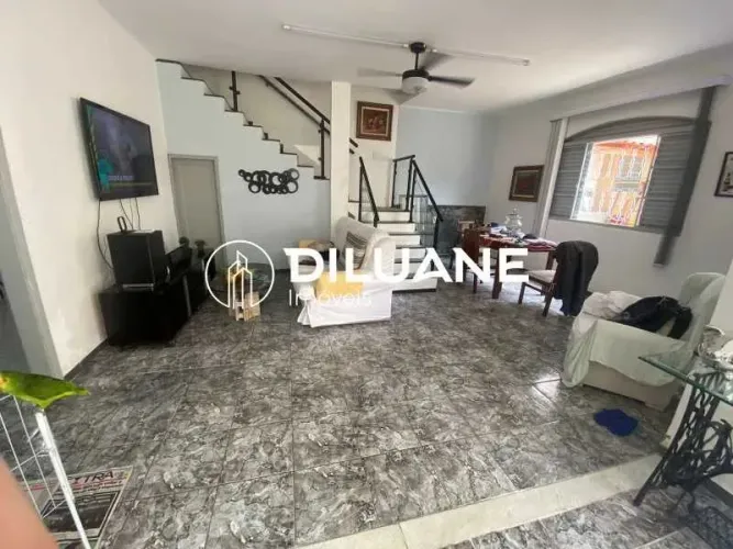 Casa de Vila : / Residencial / Todos os Santos