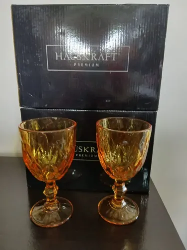 Taça de vidro para água ou suco