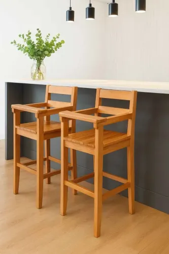 Banqueta Infantil de Madeira Maciça - Segura, Resistente e Perfeita para Bancadas!