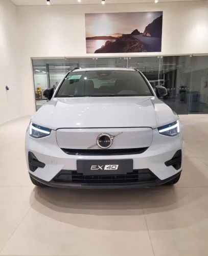 Volvo EX40 Plus P6 (elétrico) 2025