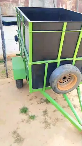 Reboque reforçado baú