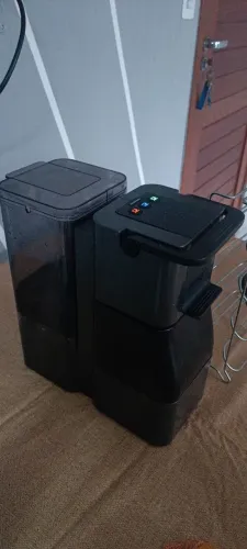 Cafeteira Tres Corações cápsulas, acompanha suporte para cápsulas