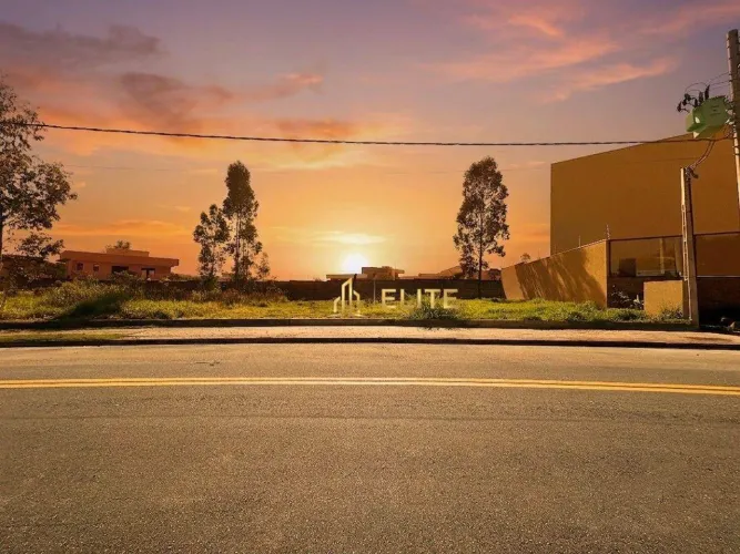 Terreno Comercial com 800m² plano à Venda no Urbanova / Colinas do Paratehy, São José dos 