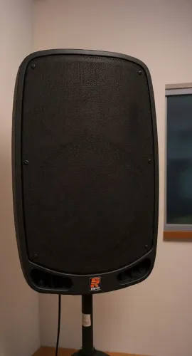 Caixa Bi-amplificada Staner PS1501 200W RMS Woofer 15" Drive de titânio