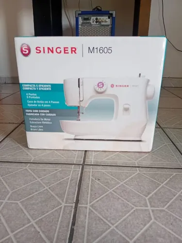 Máquina de costura Singer