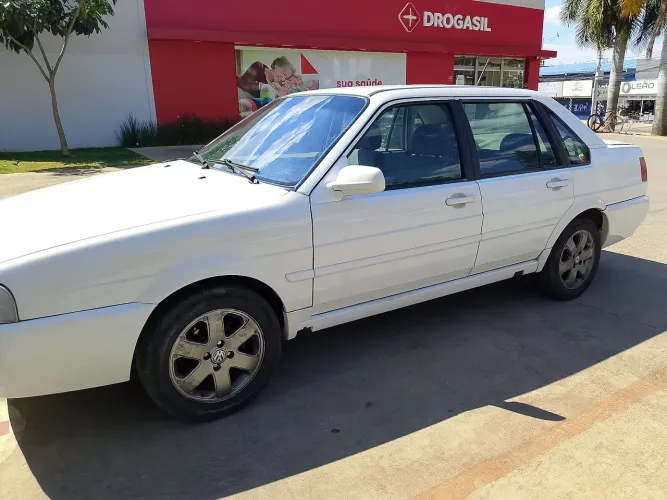 Volkswagen Santana 1.8 MI (álcool) 2001