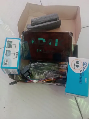 Multimídia adak de 9 polegadas pouco uso na cx com duas câmeras