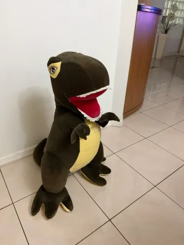 Dinossauro pelúcia gigante