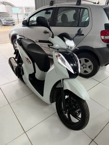 SH 300i Sport única dona