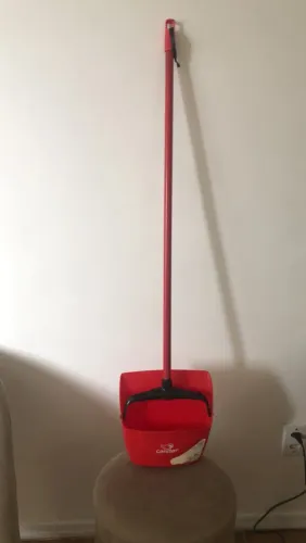 Pá de lixo com tampa