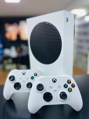 XBOX SÉRIES S 512GB SEMI NOVO 2 MANETE 3 MES DE GARANTIA