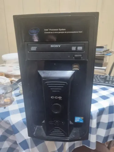 PC CCE Info EL450 (Core 2 Duo / 4GB RAM / HD 500GB) - Para Conserto ou Retirada de Peças