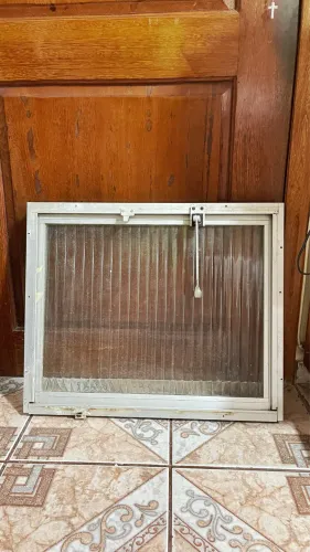 VENDO kit com 4 Janelas de Alumínio + 1 Balancinho
