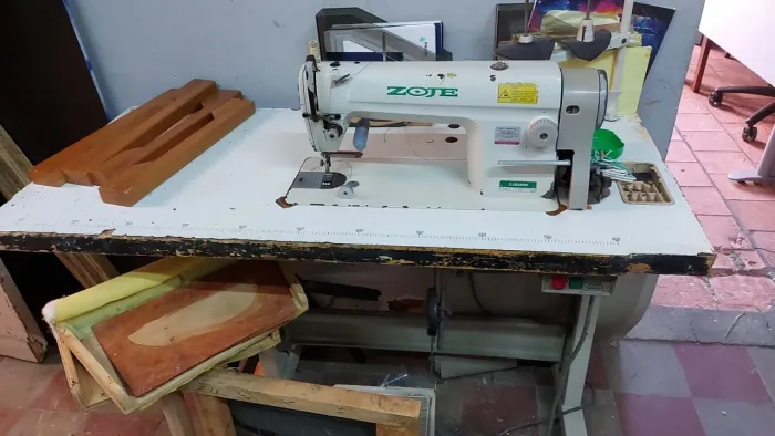 Máquina de costura industrial 