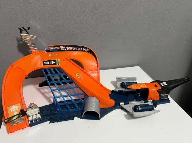 Pista Hot Wheels Jet Port