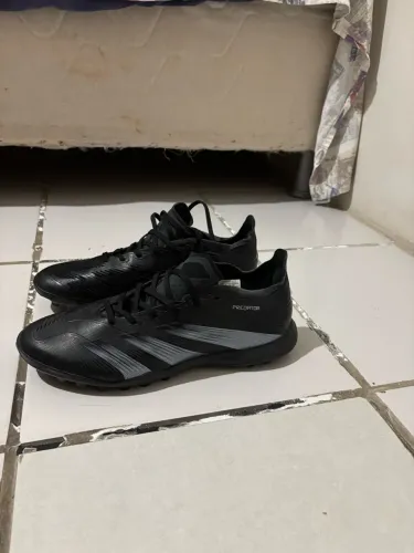 Chuteira predator 42 society preta